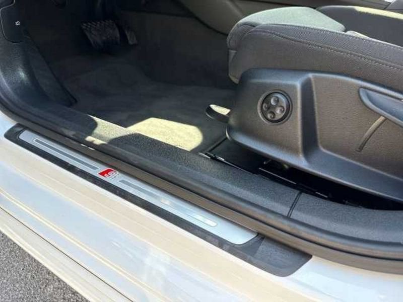 Immagine di Audi A4 Berlina S line edition 30 TDI 100 kW (136 CV) S tronic - Vista: for more details contact your dealer