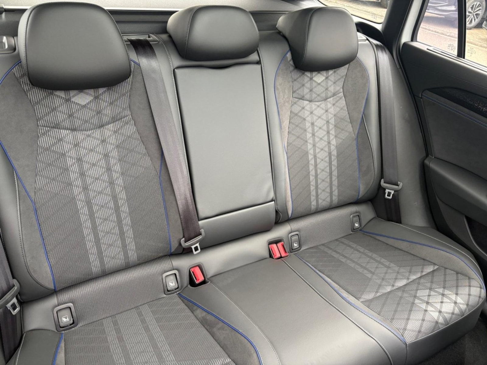 Volkswagen Passat – Bild 10