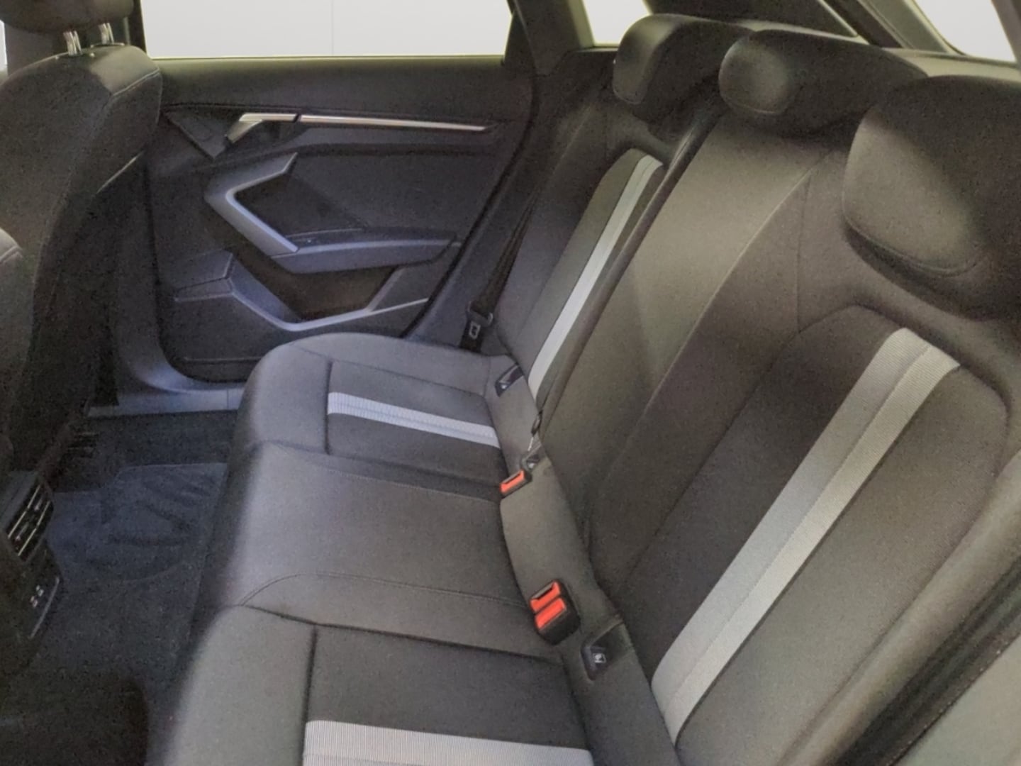 Bild über Audi A3 allstreet 35 TFSI S tronic - für weitere Informationen kontaktieren Sie den Audi Partner
