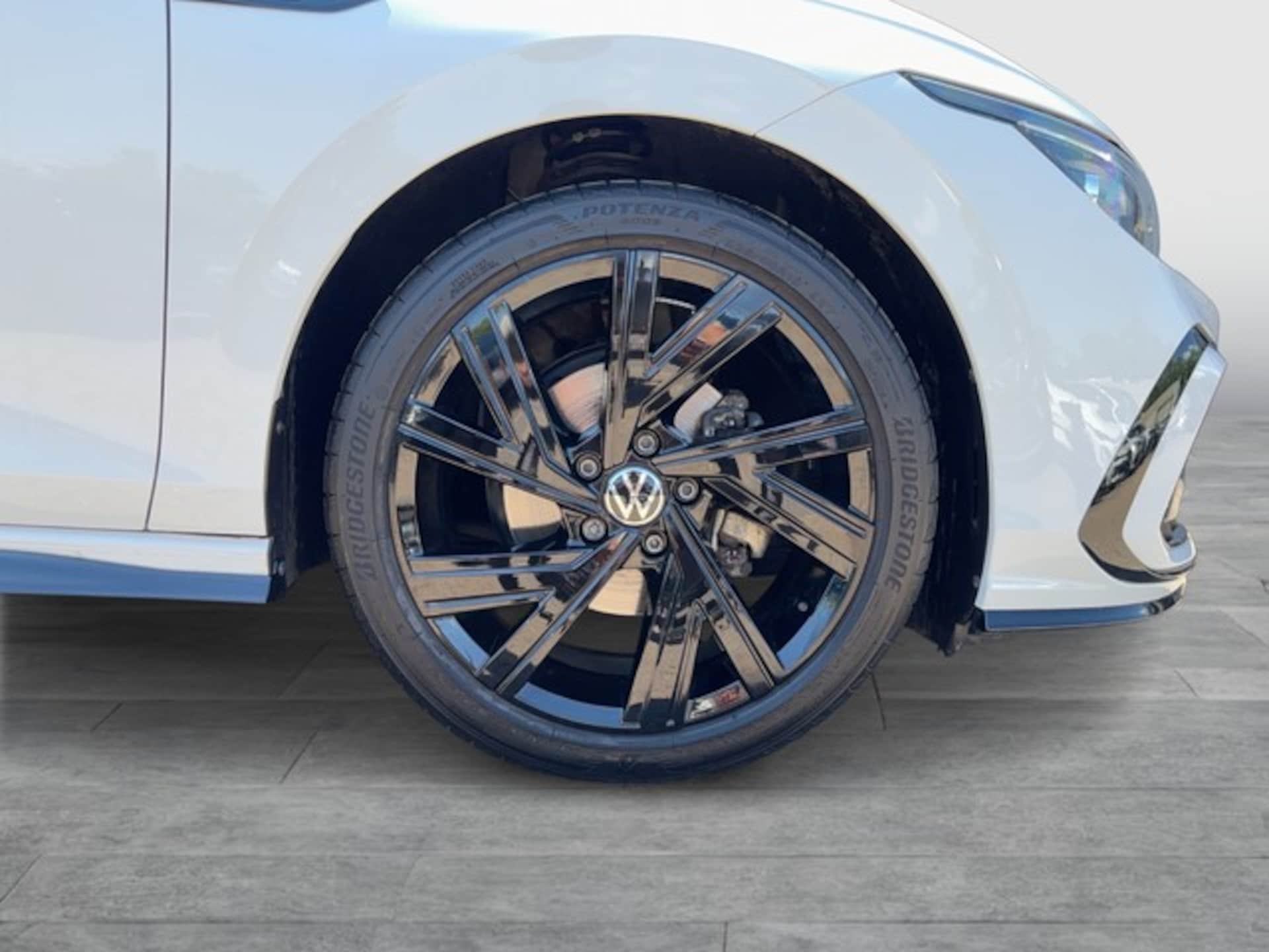 Volkswagen Golf R-Line