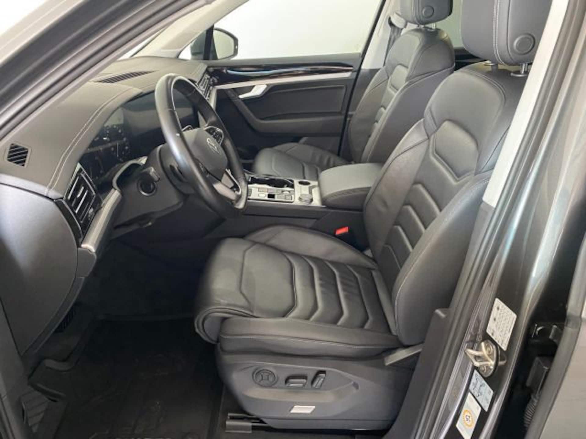 Volkswagen Touareg Basis-Modell