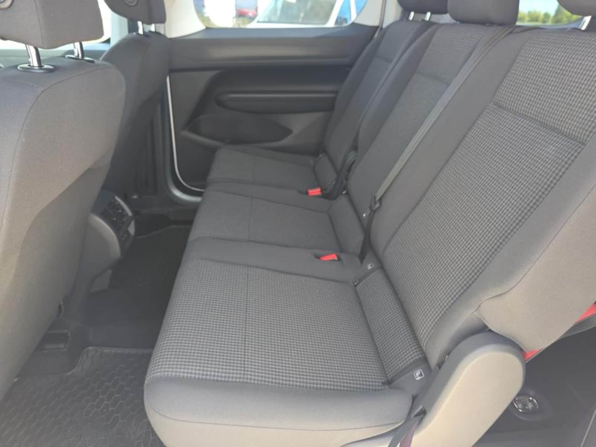 Volkswagen Caddy Maxi Model bazowy