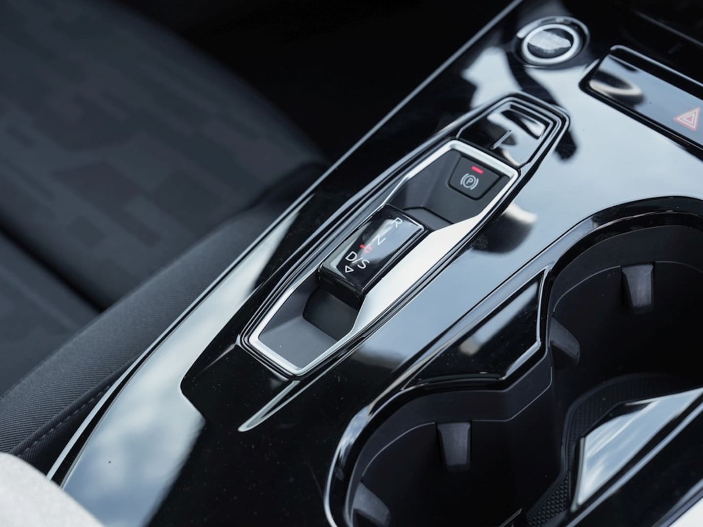 Bild über Audi A6 Avant TDI quattro 150 kW S tronic - für weitere Informationen kontaktieren Sie den Audi Partner