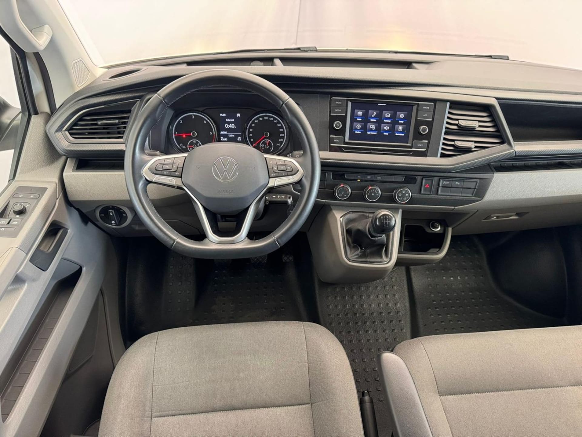 Volkswagen T6.1 Transporter Kombi kurzer Radstand