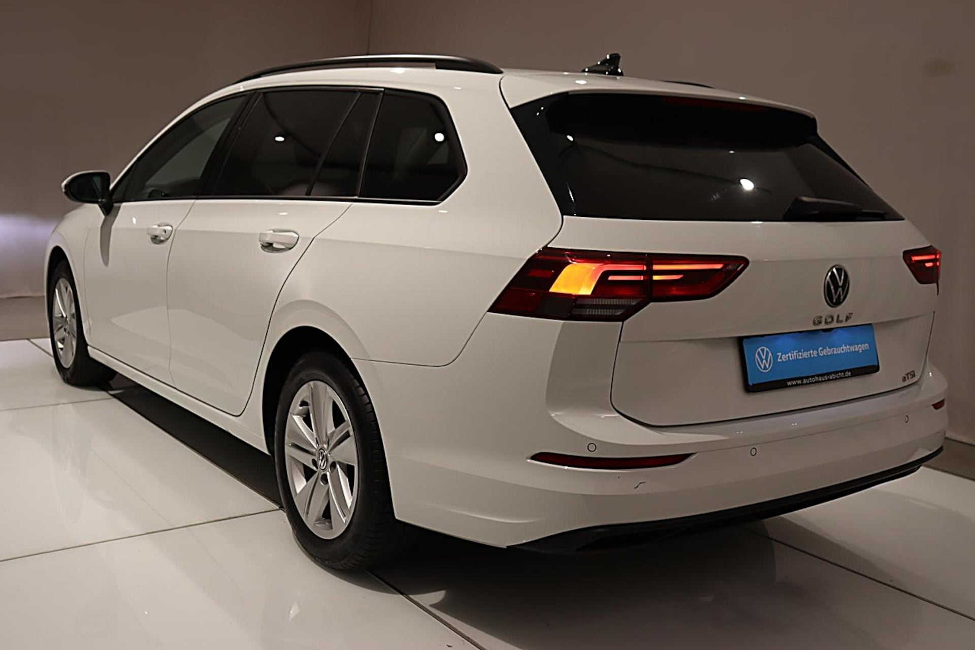 Volkswagen Golf Variant Life