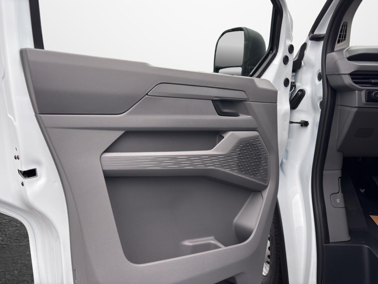 Volkswagen Transporter Kasten kurzer Radstand – Bild 6