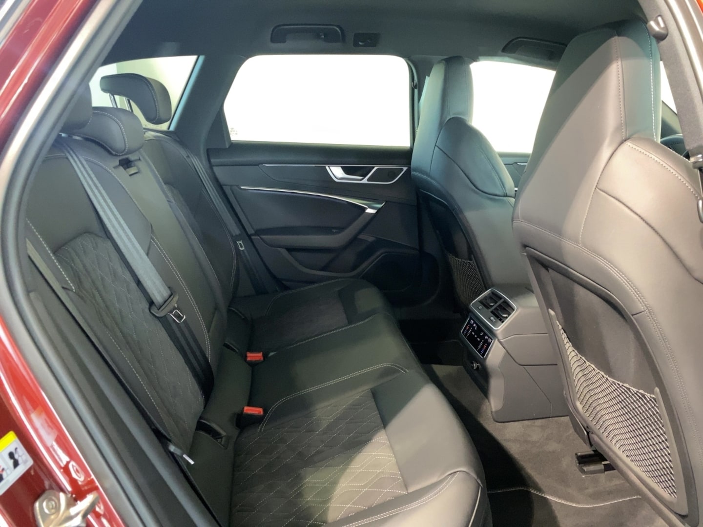 Bild über Audi S6 Avant TDI quattro tiptronic - für weitere Informationen kontaktieren Sie den Audi Partner