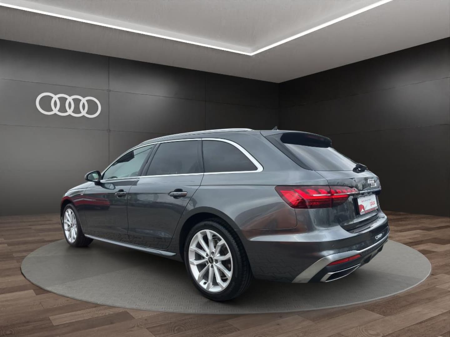 Bild über Audi A4 Avant S line 40 TFSI quattro S tronic - für weitere Informationen kontaktieren Sie den Audi Partner