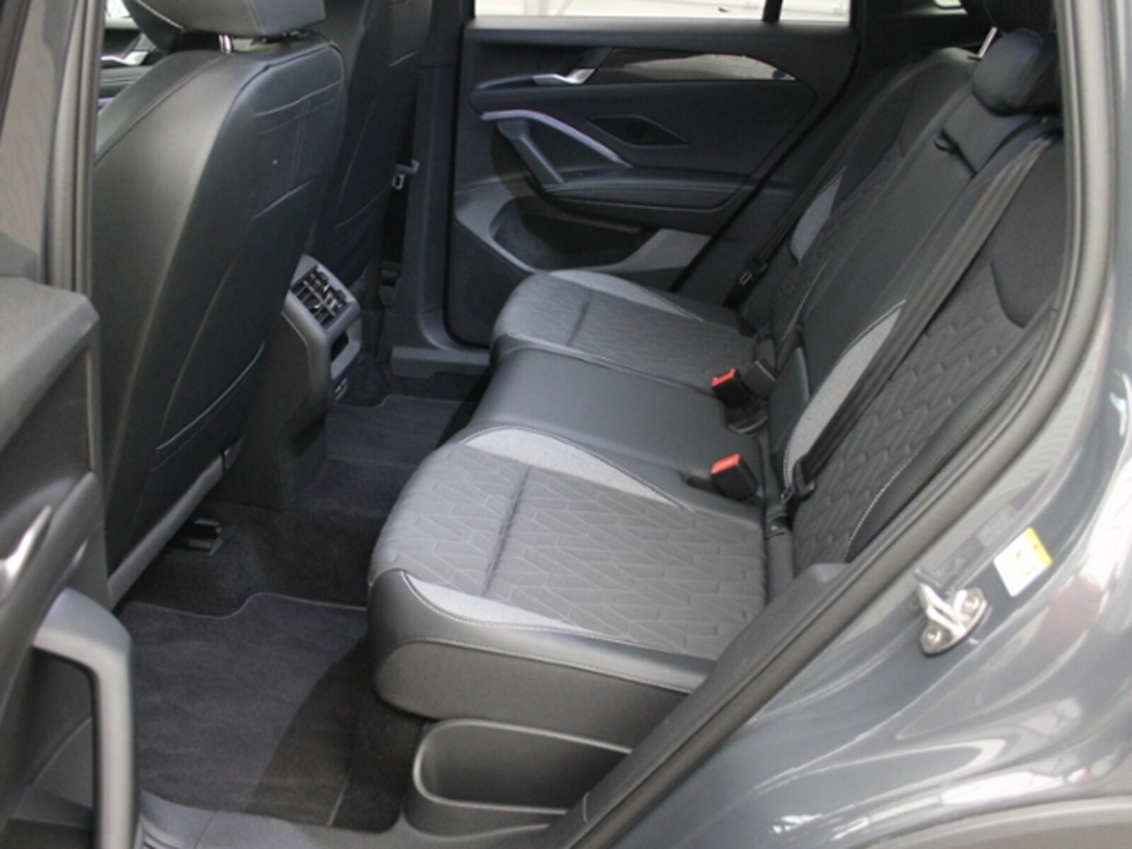 Volkswagen Tiguan – Bild 12