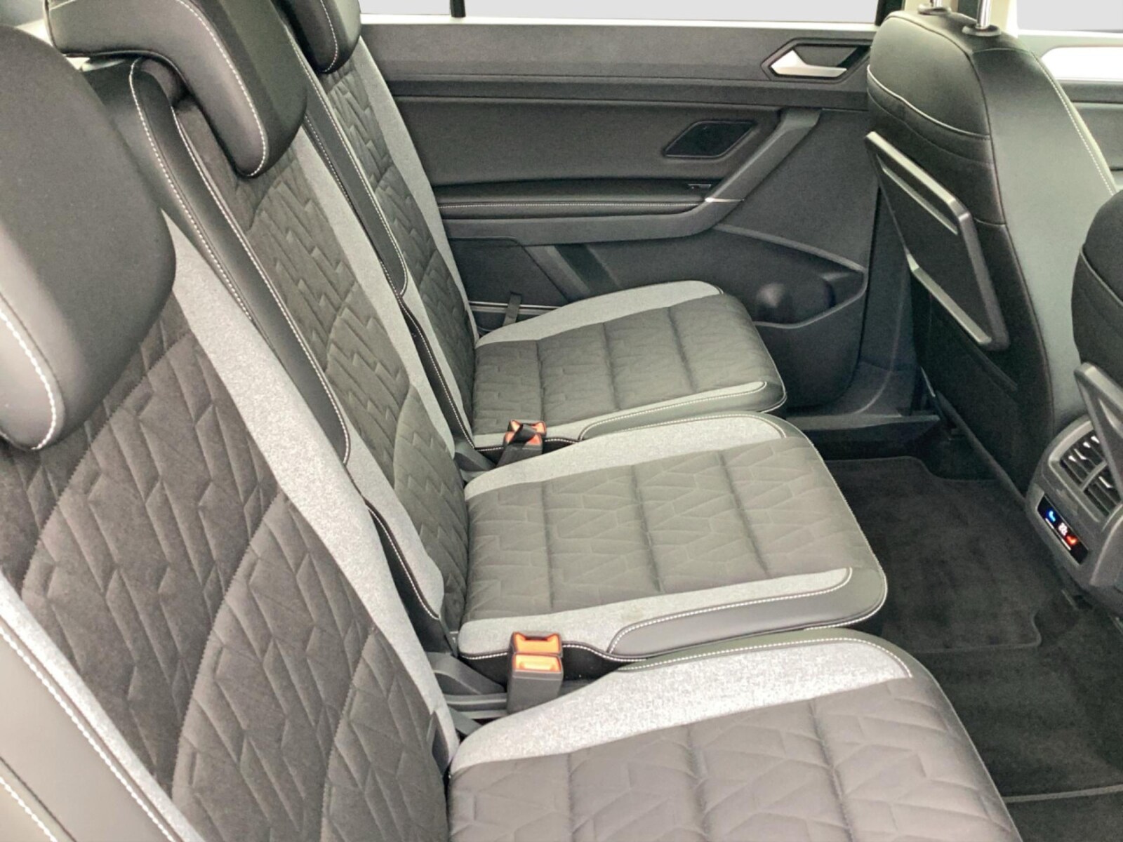 Volkswagen Touran – Bild 11