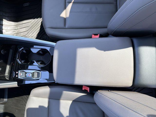 2025 Audi Q5 Premium - Photo 11