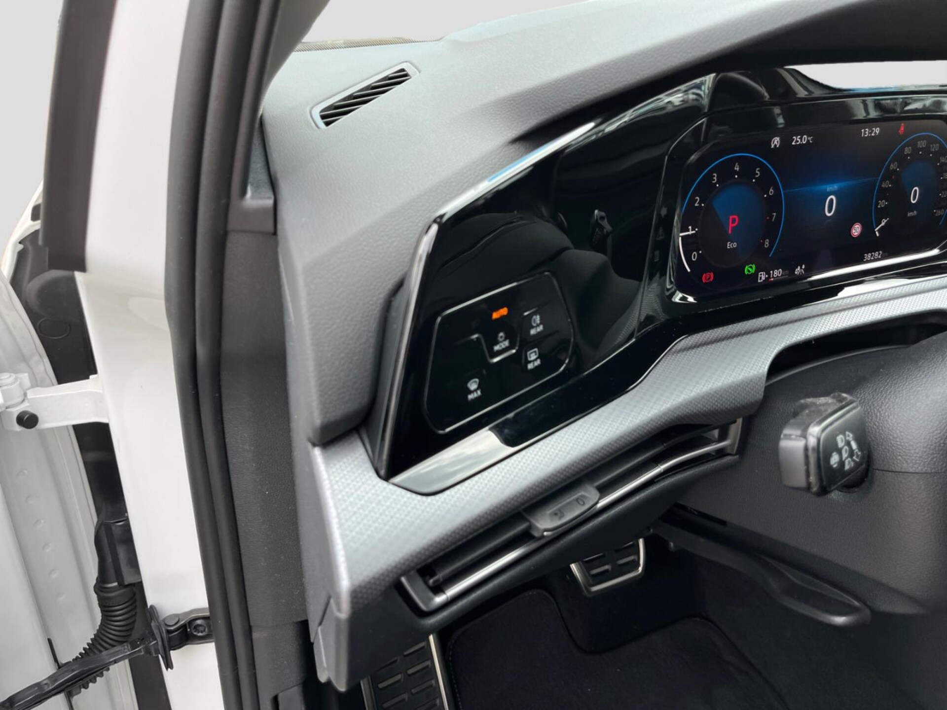 Volkswagen Golf Active