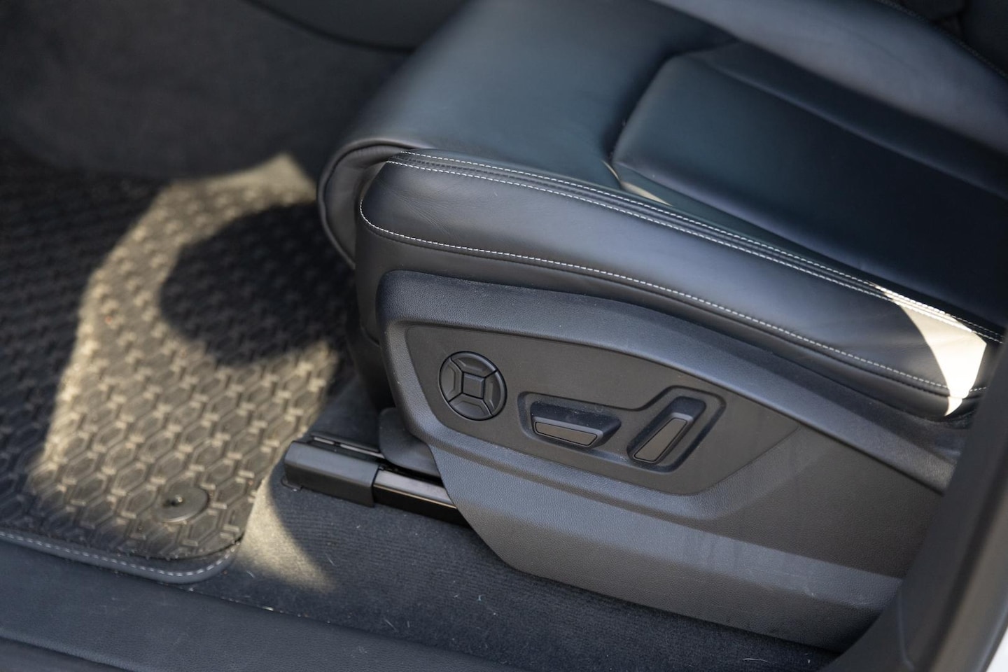 Image about Audi Q8 50 TDI quattro tiptronic