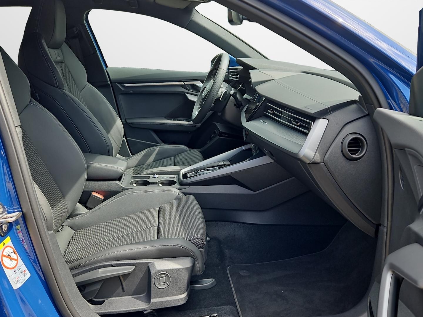 Bild über Audi A3 Sportback TFSI e S line 40 TFSI e S tronic - für weitere Informationen kontaktieren Sie den Audi Partner