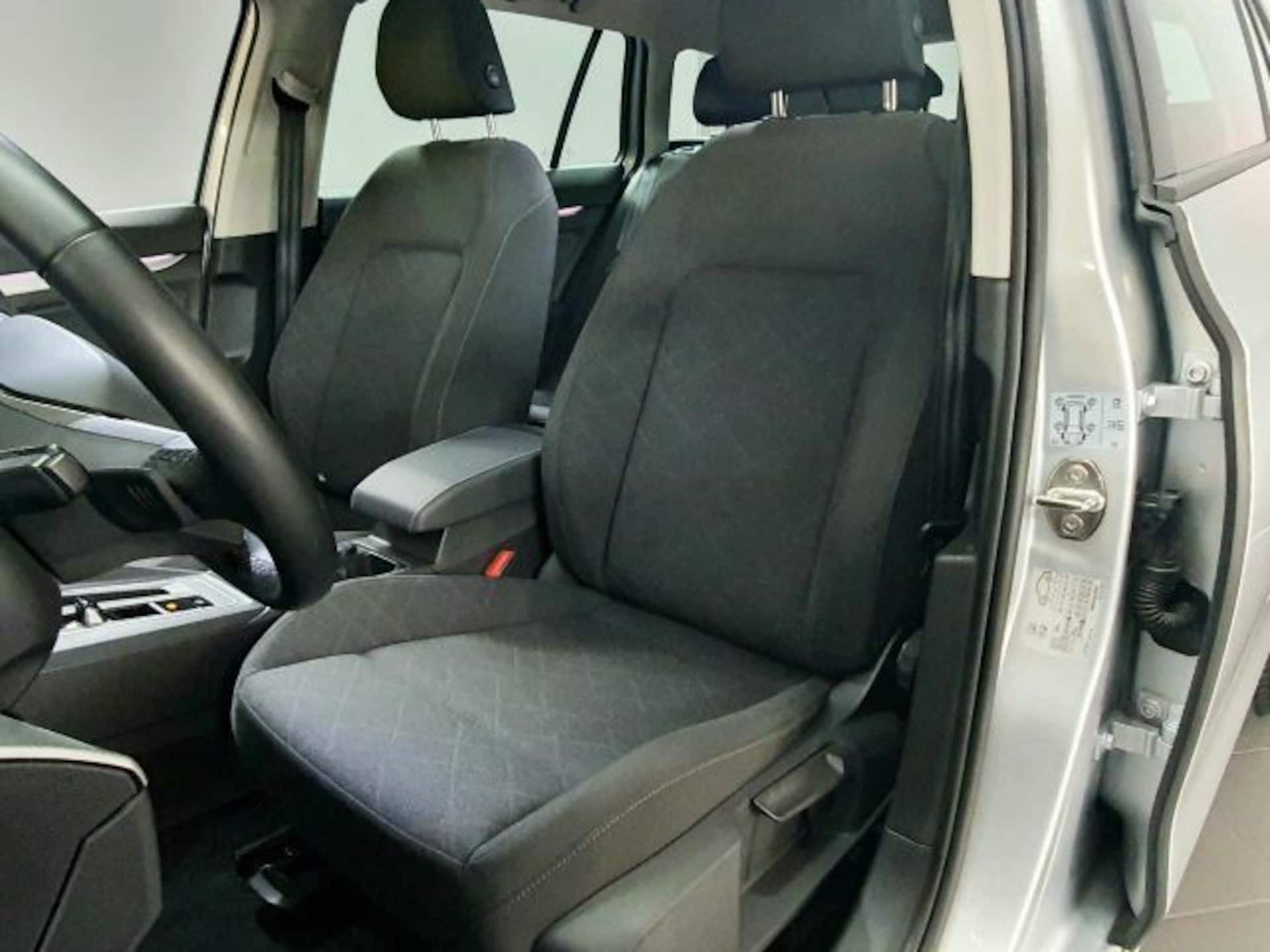 Volkswagen Golf Variant Life