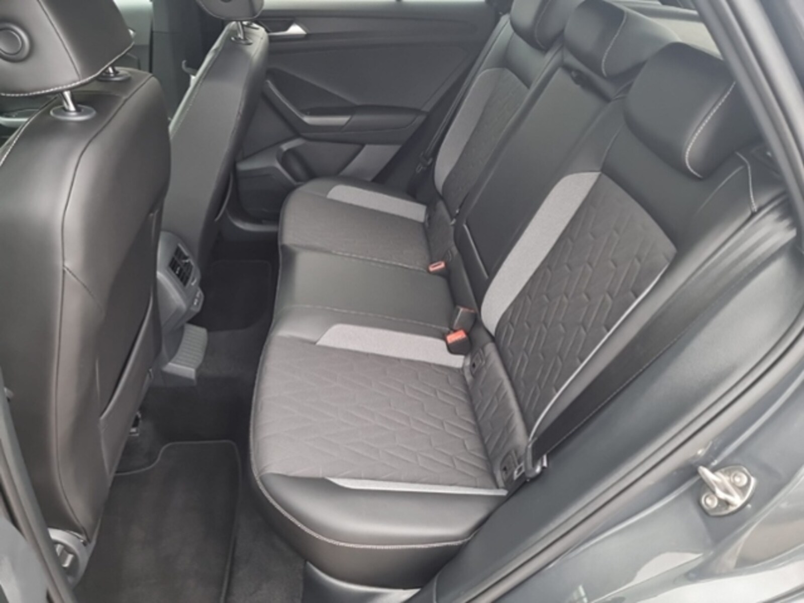 Volkswagen T-Roc – Bild 13
