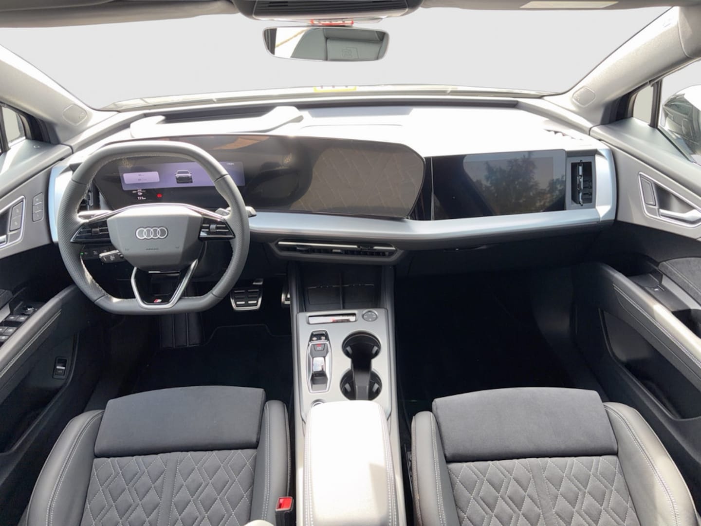 Bild über Audi Q4 SUV e-tron e-tron performance 210 kW - für weitere Informationen kontaktieren Sie den Audi Partner