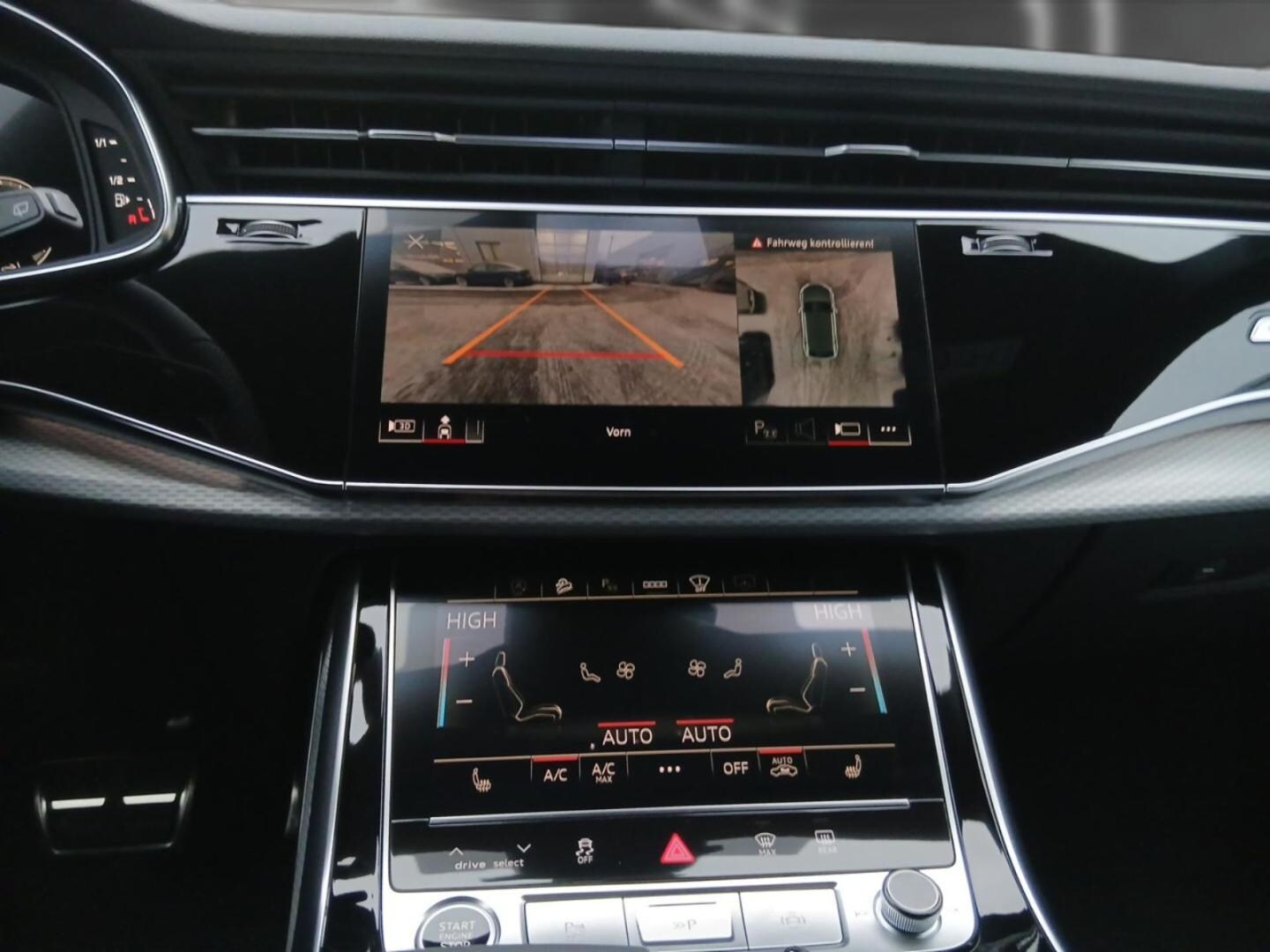 Bild über Audi Q8 SUV S line business TDI quattro 210 kW tiptronic - für weitere Informationen kontaktieren Sie den Audi Partner
