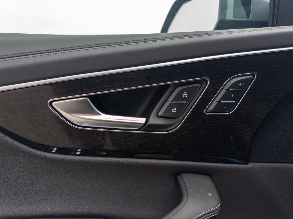 2026 Audi Q8 Prestige - Photo 22