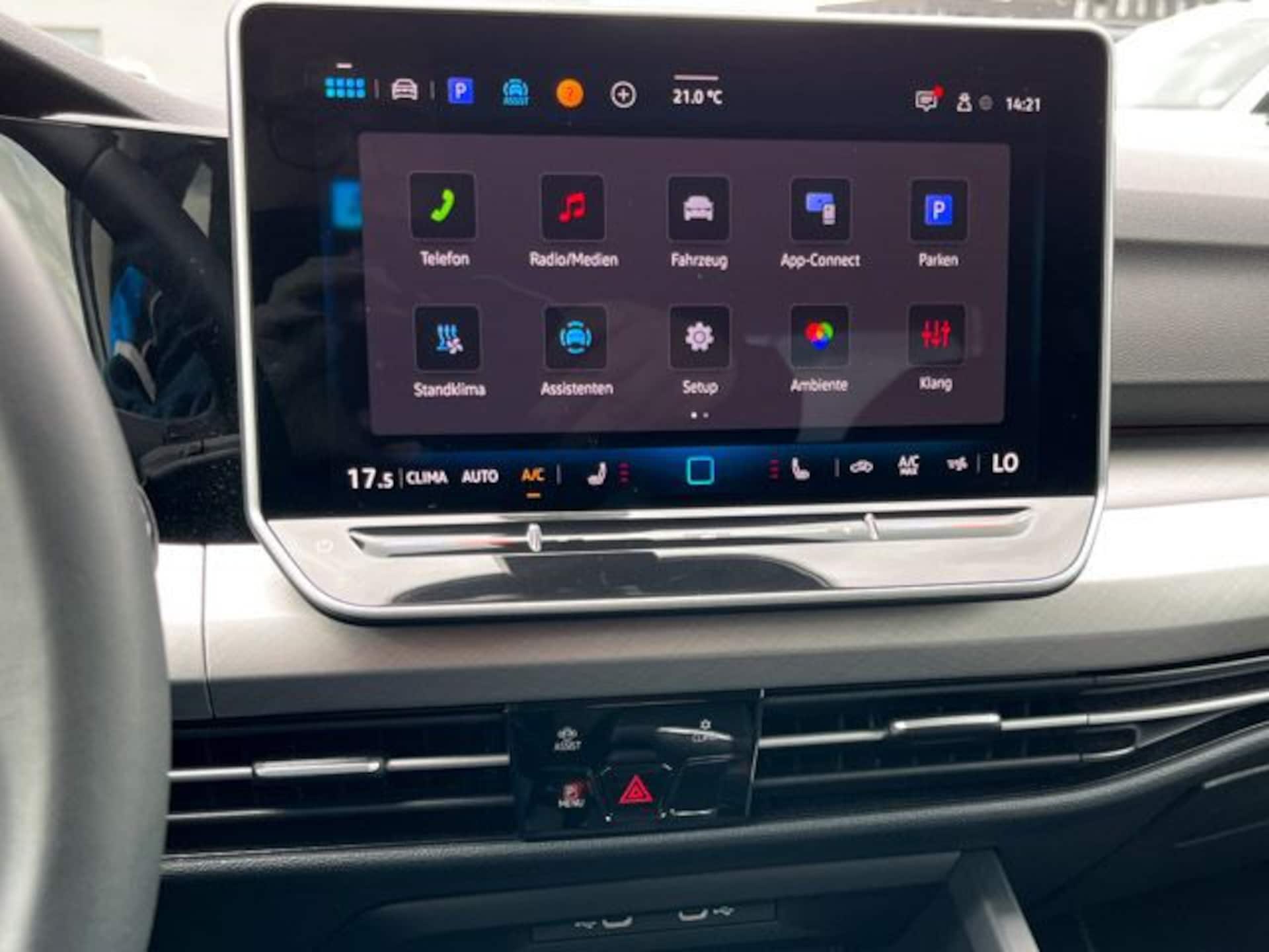 Volkswagen Golf Life