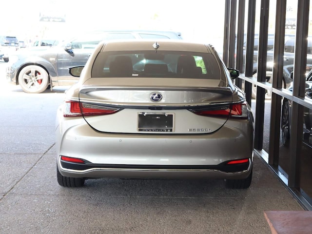 2020 Lexus ES 300h