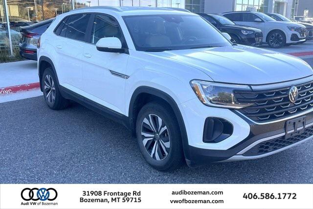 2024 Volkswagen Atlas Cross Sport SE's photo