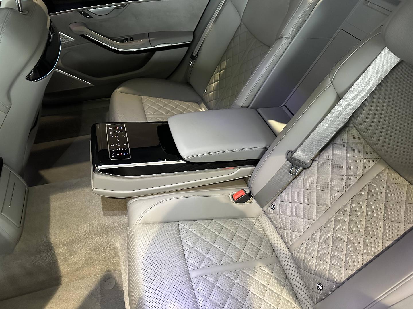 Image about Audi A8 L TFSI e Avus Extended 60 TFSI e quattro 330 kW (449 ch) tiptronic