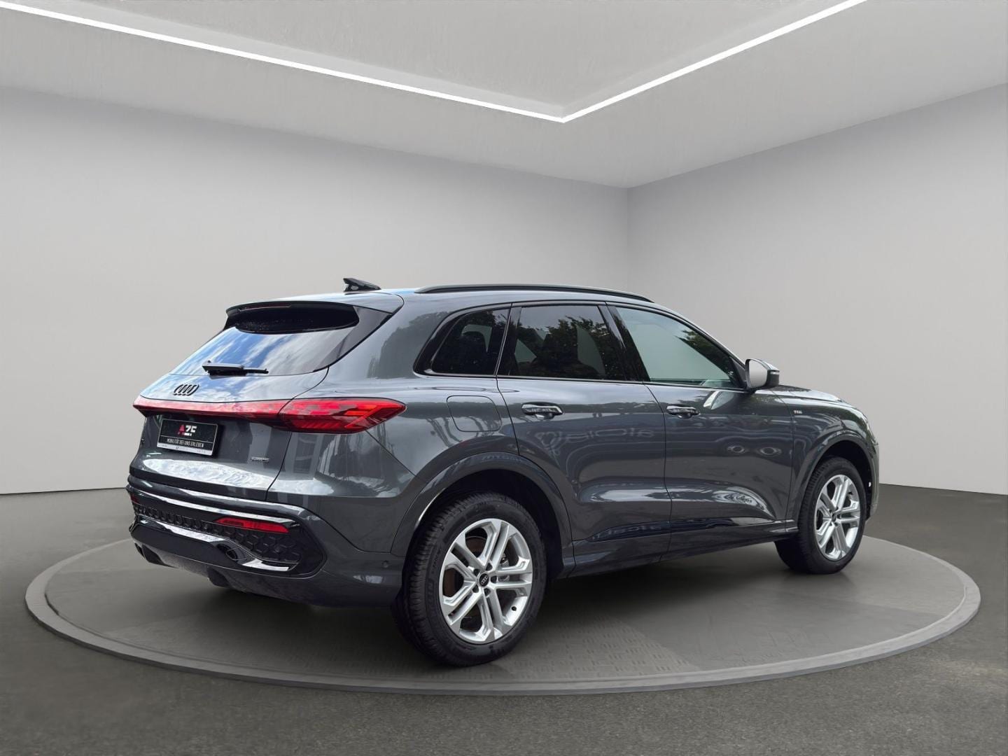 Bild über Audi Q5 SUV TDI quattro 150 kW S tronic - für weitere Informationen kontaktieren Sie den Audi Partner
