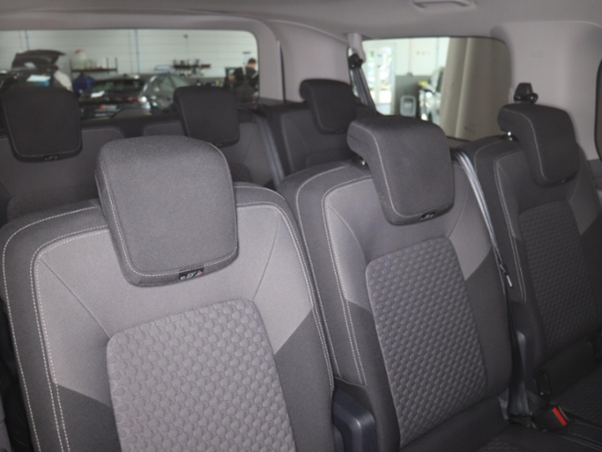 Volkswagen Caravelle Life