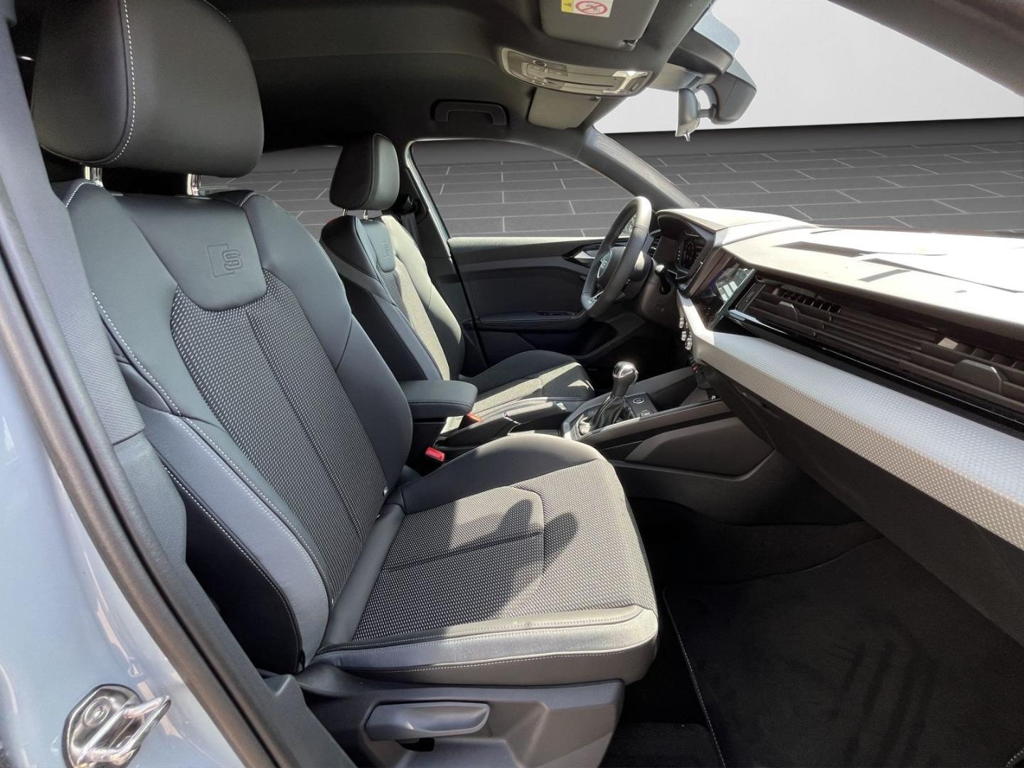 Bild über Audi A1 Sportback S line 30 TFSI S tronic - für weitere Informationen kontaktieren Sie den Audi Partner