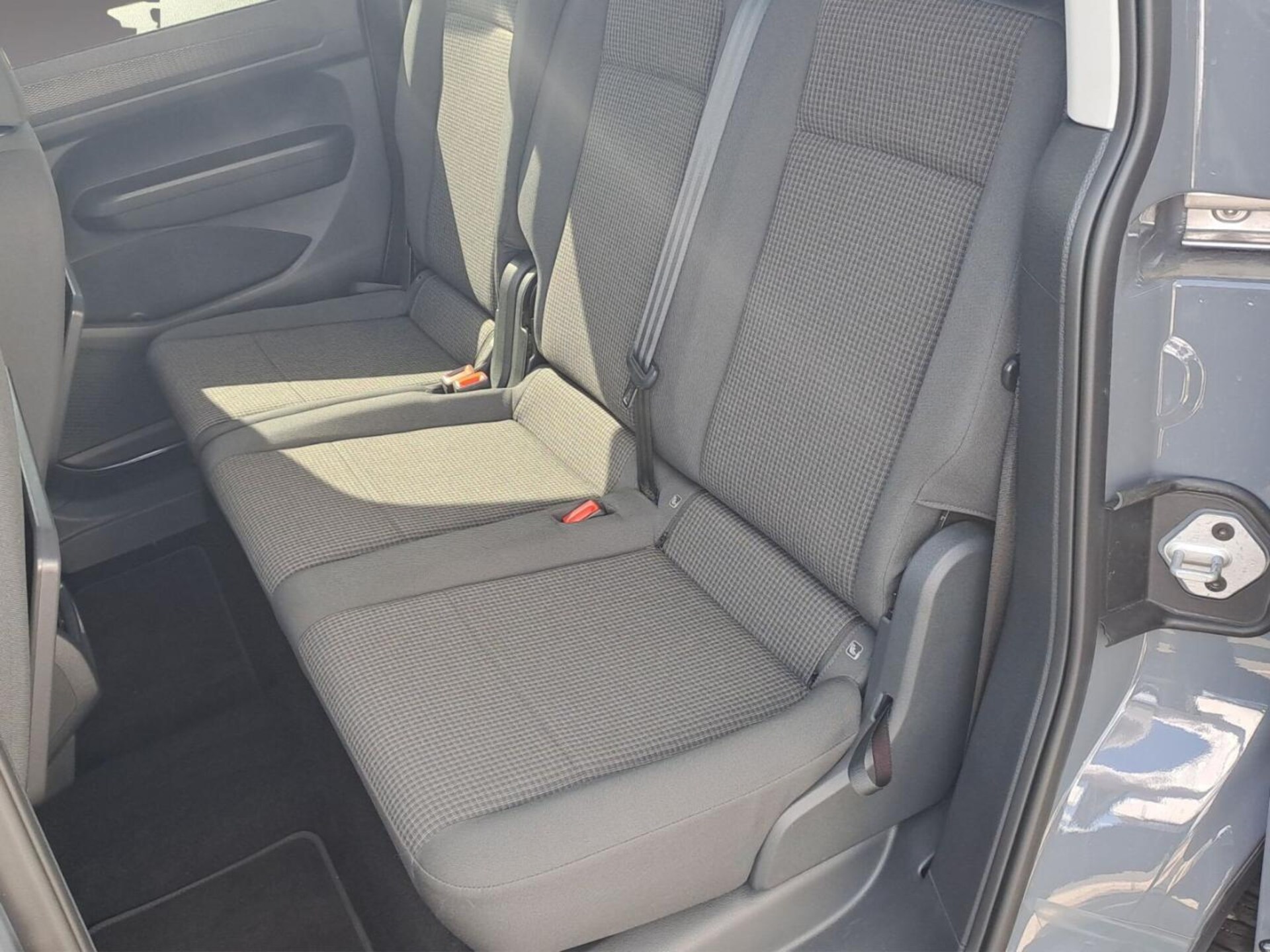 Volkswagen Caddy Basis-Modell
