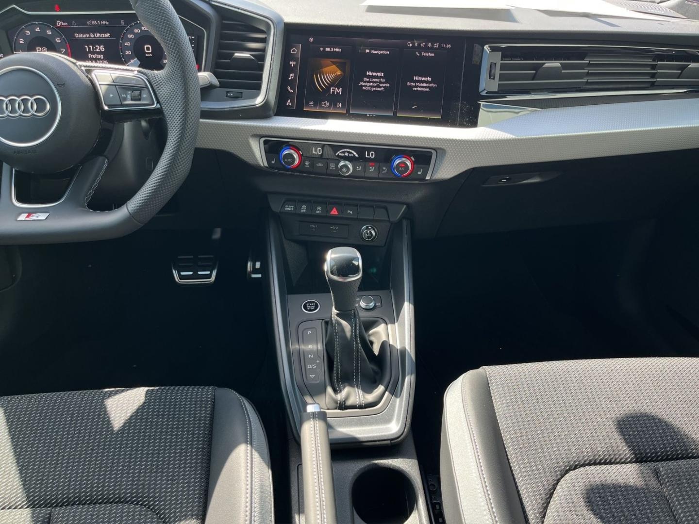 Bild über Audi A1 Sportback S line 30 TFSI S tronic - für weitere Informationen kontaktieren Sie den Audi Partner