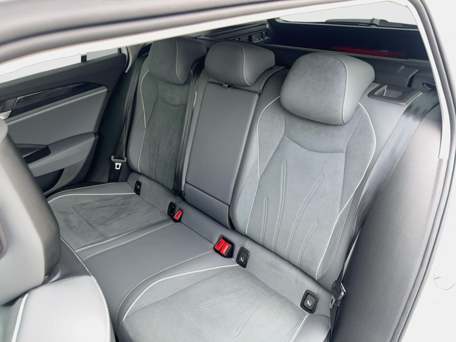 Volkswagen Passat – Bild 13