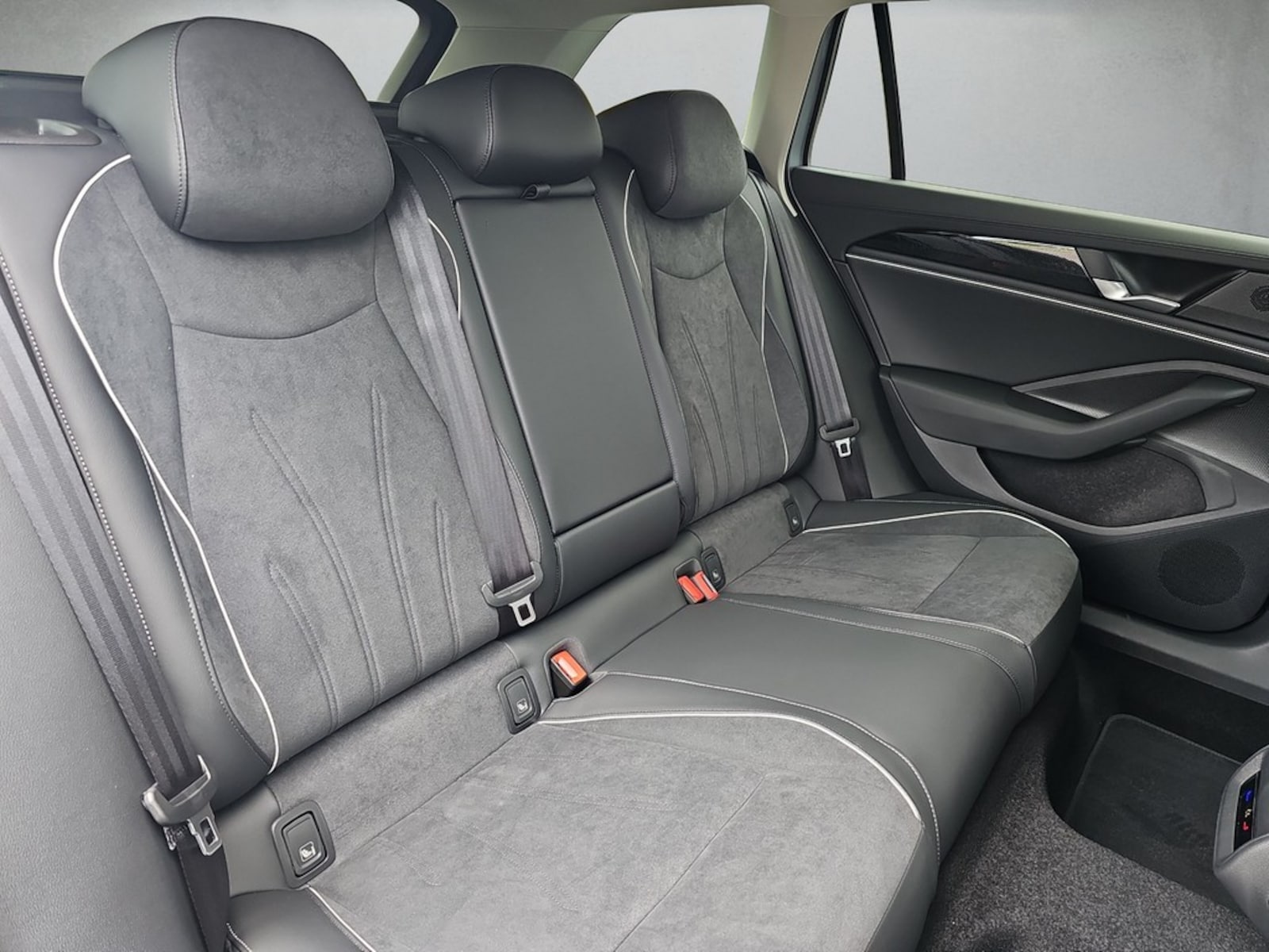 Volkswagen Passat – Bild 13