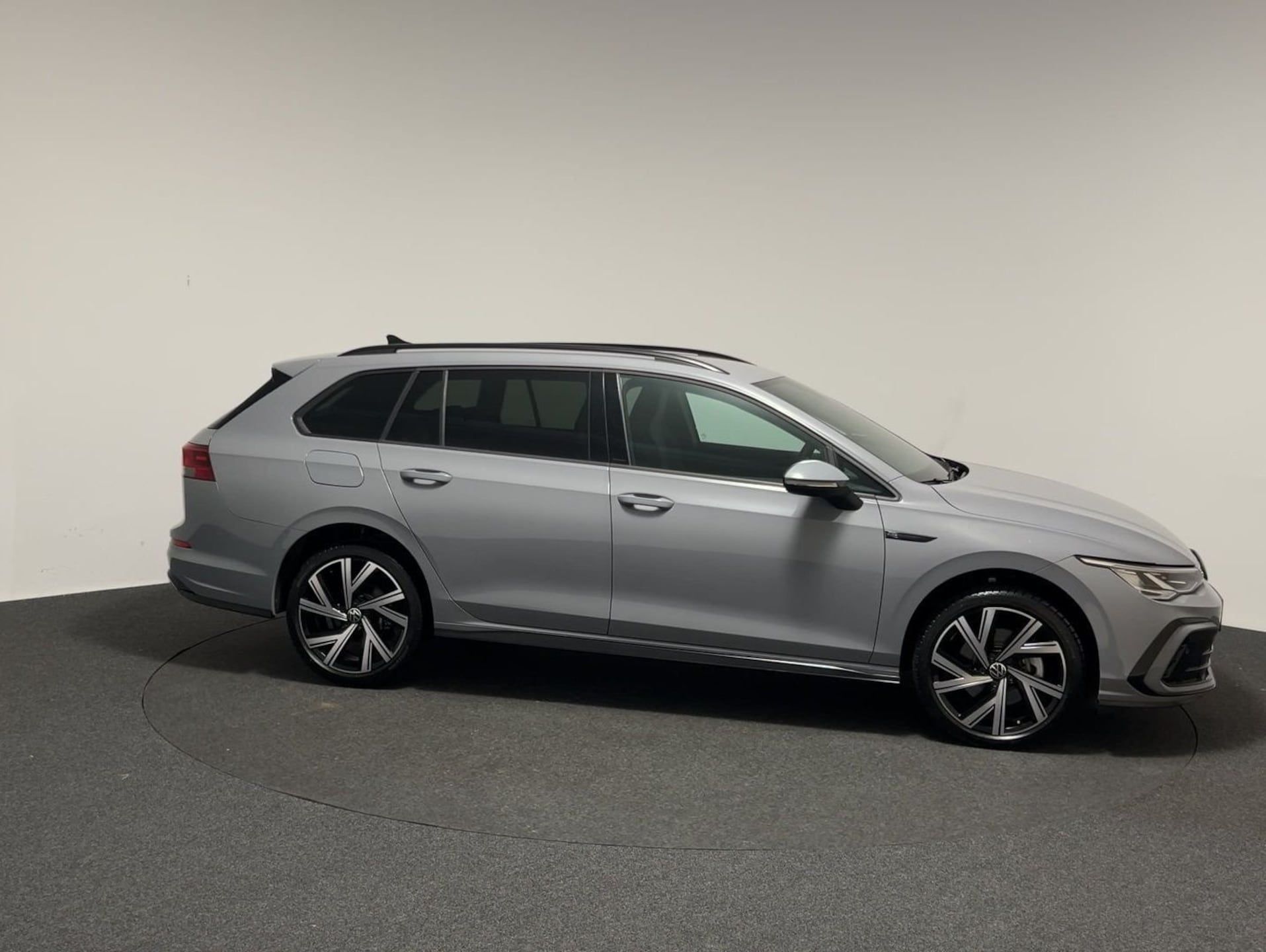 Volkswagen Golf Variant R-Line