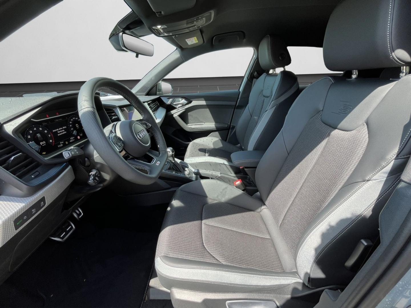 Bild über Audi A1 Sportback S line 30 TFSI S tronic - für weitere Informationen kontaktieren Sie den Audi Partner