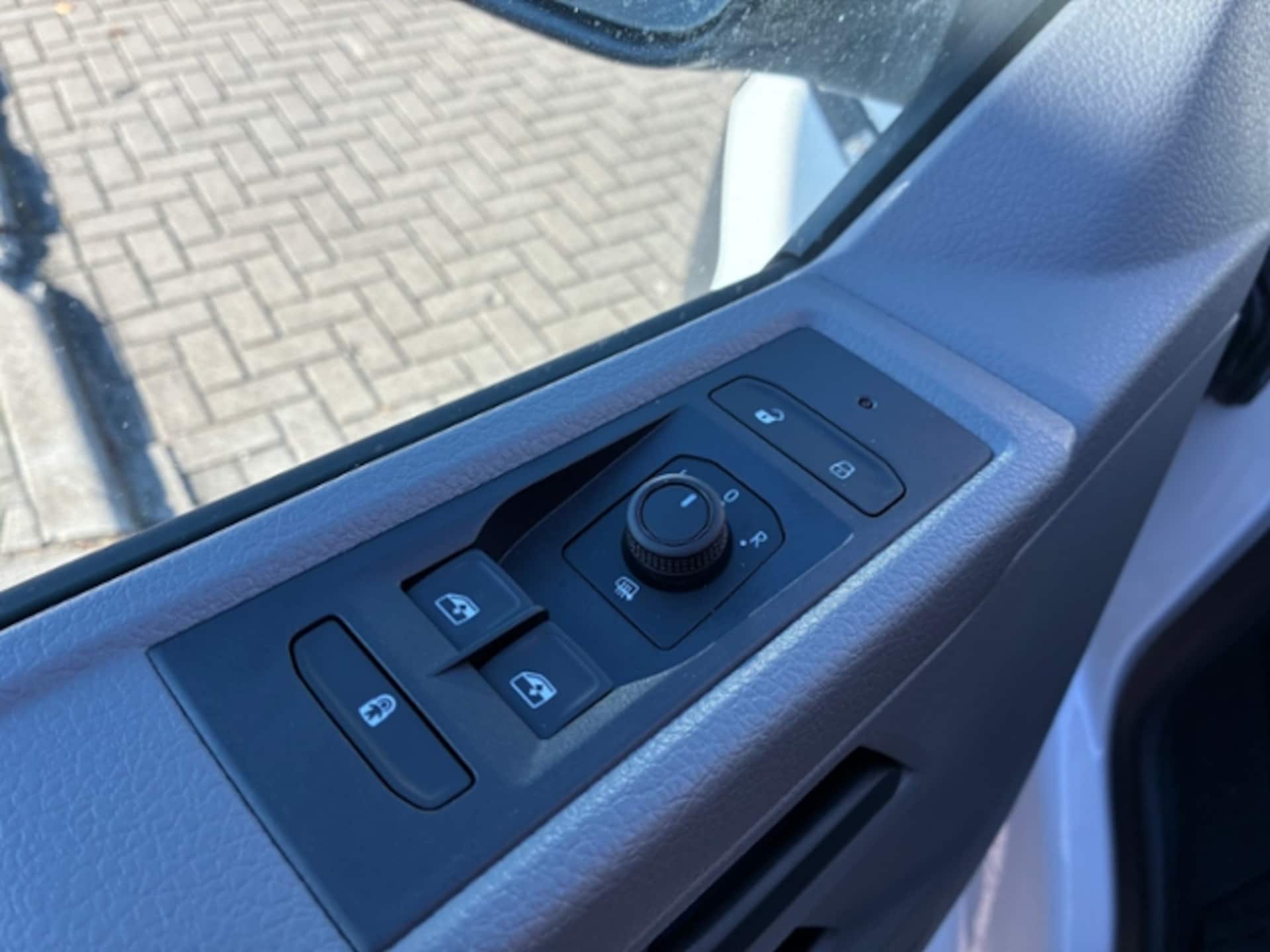 Volkswagen T6.1 Transporter Kombi kurzer Radstand