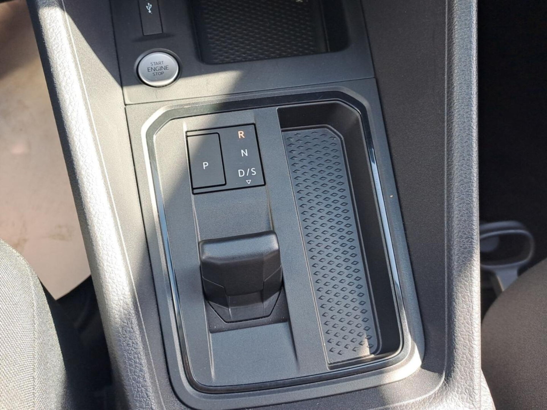 Volkswagen Caddy Basis-Modell