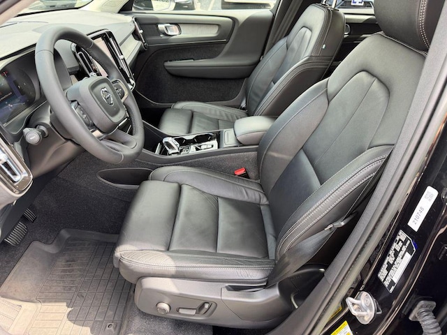 2023 Volvo XC40