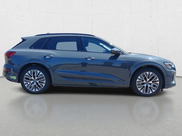 2024 Audi Q8 e-tron