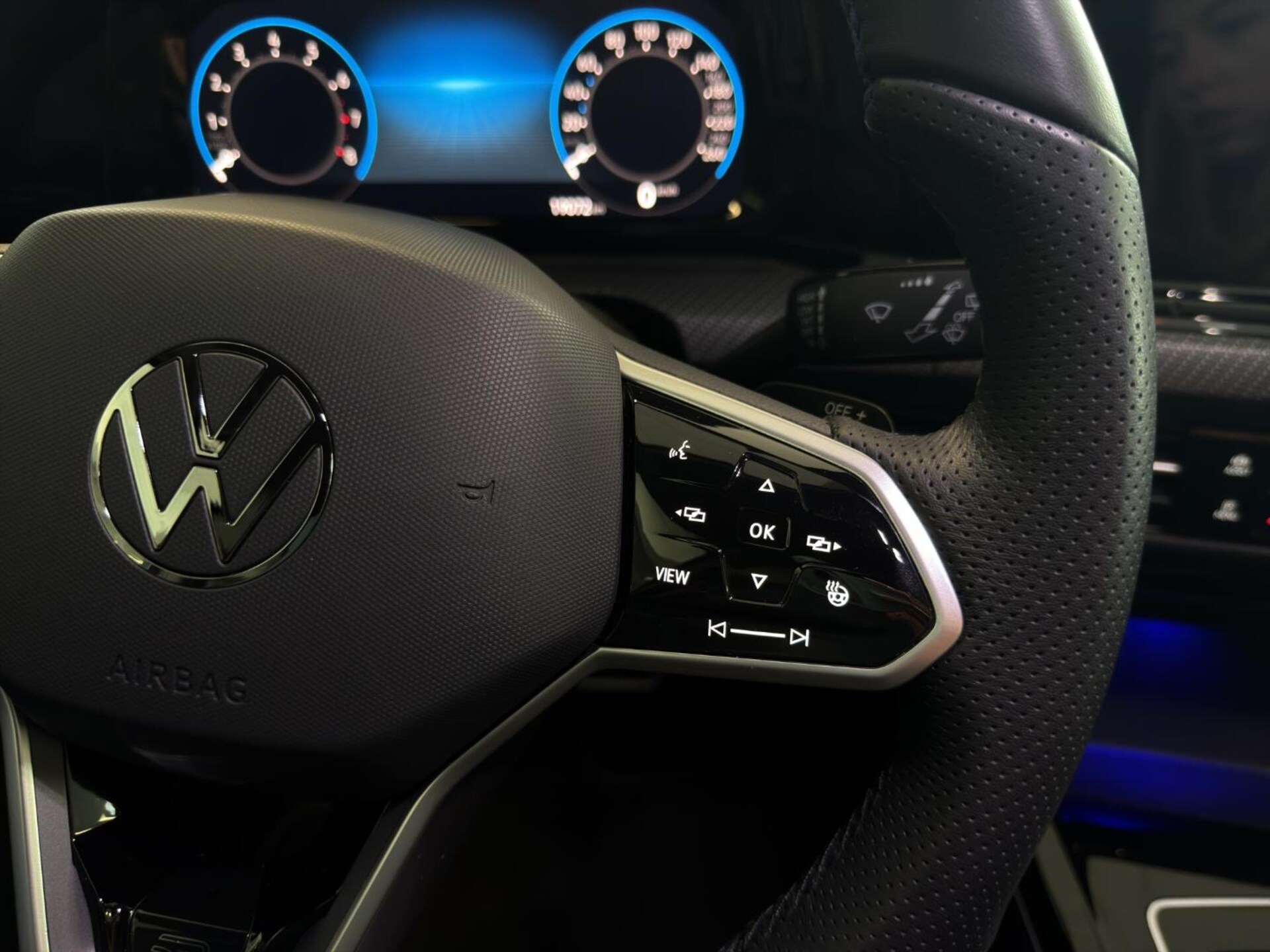 Volkswagen Golf R-Line