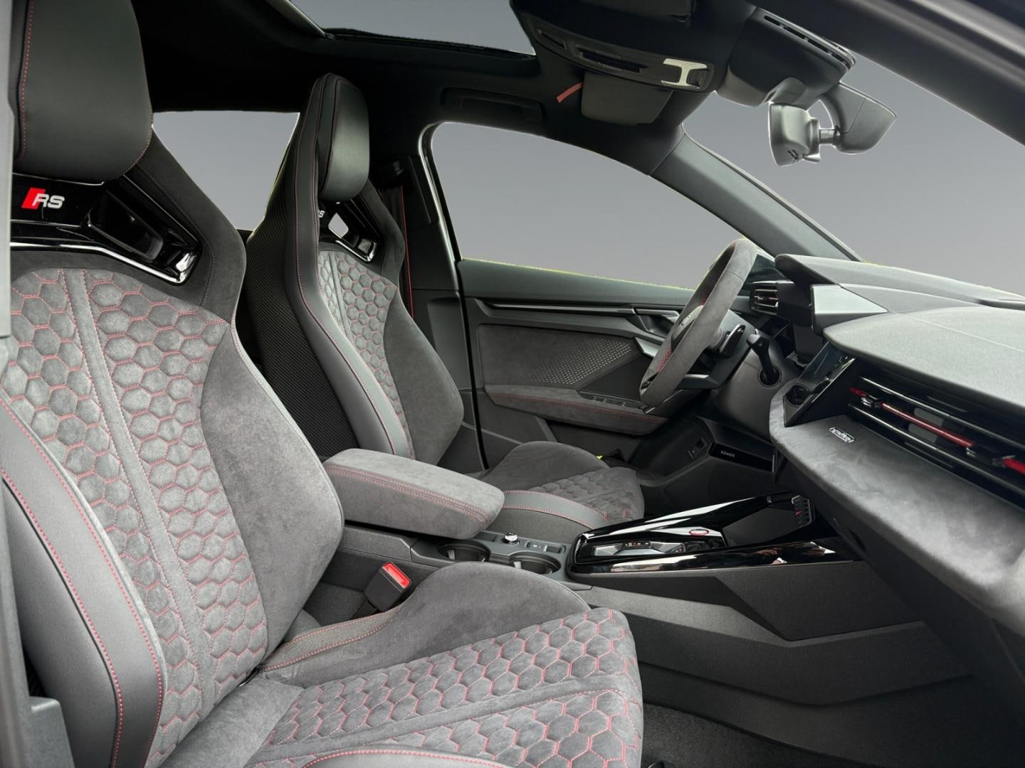 Bild über Audi RS 3 Sportback TFSI quattro 294 kW S tronic - für weitere Informationen kontaktieren Sie den Audi Partner