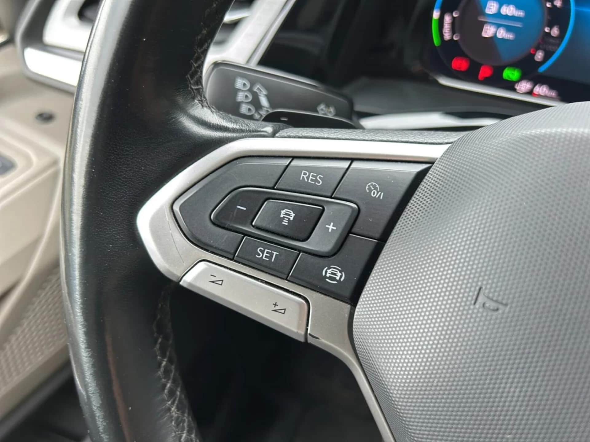 Volkswagen Multivan długi rozstaw osi Life