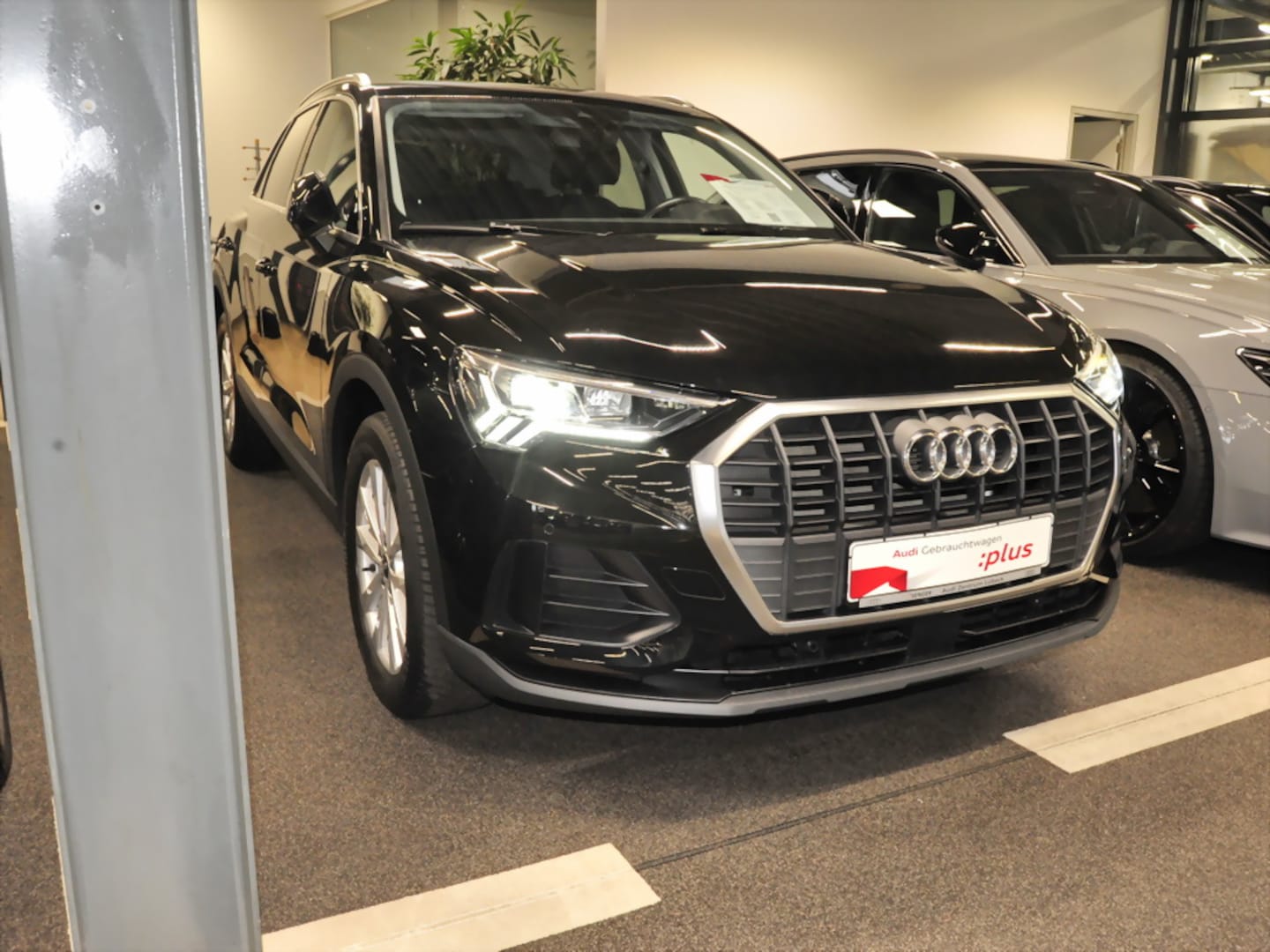 Bild über Audi Q3 35 TFSI S tronic - für weitere Informationen kontaktieren Sie den Audi Partner