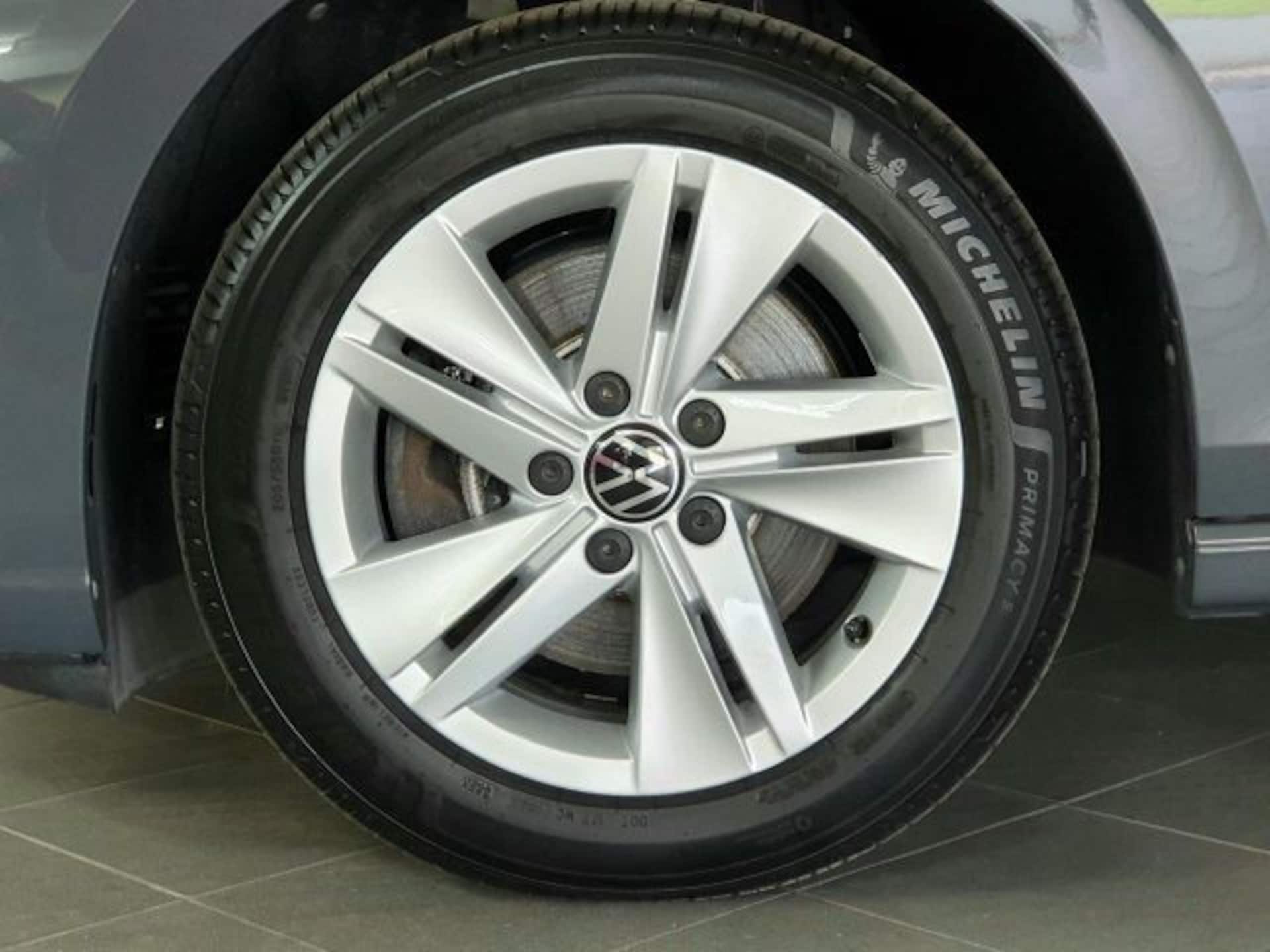 Volkswagen Golf Variant Life