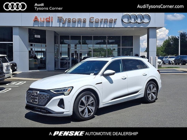 Photo of 2024 Audi Q8 e-tron 