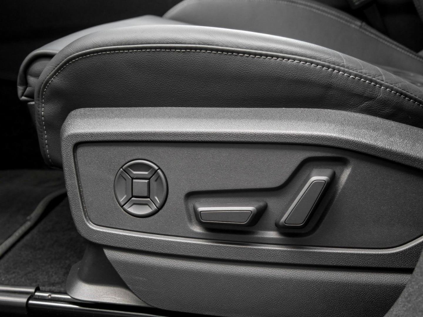 Bild über Audi Q5 SUV TDI quattro 150 kW S tronic - für weitere Informationen kontaktieren Sie den Audi Partner