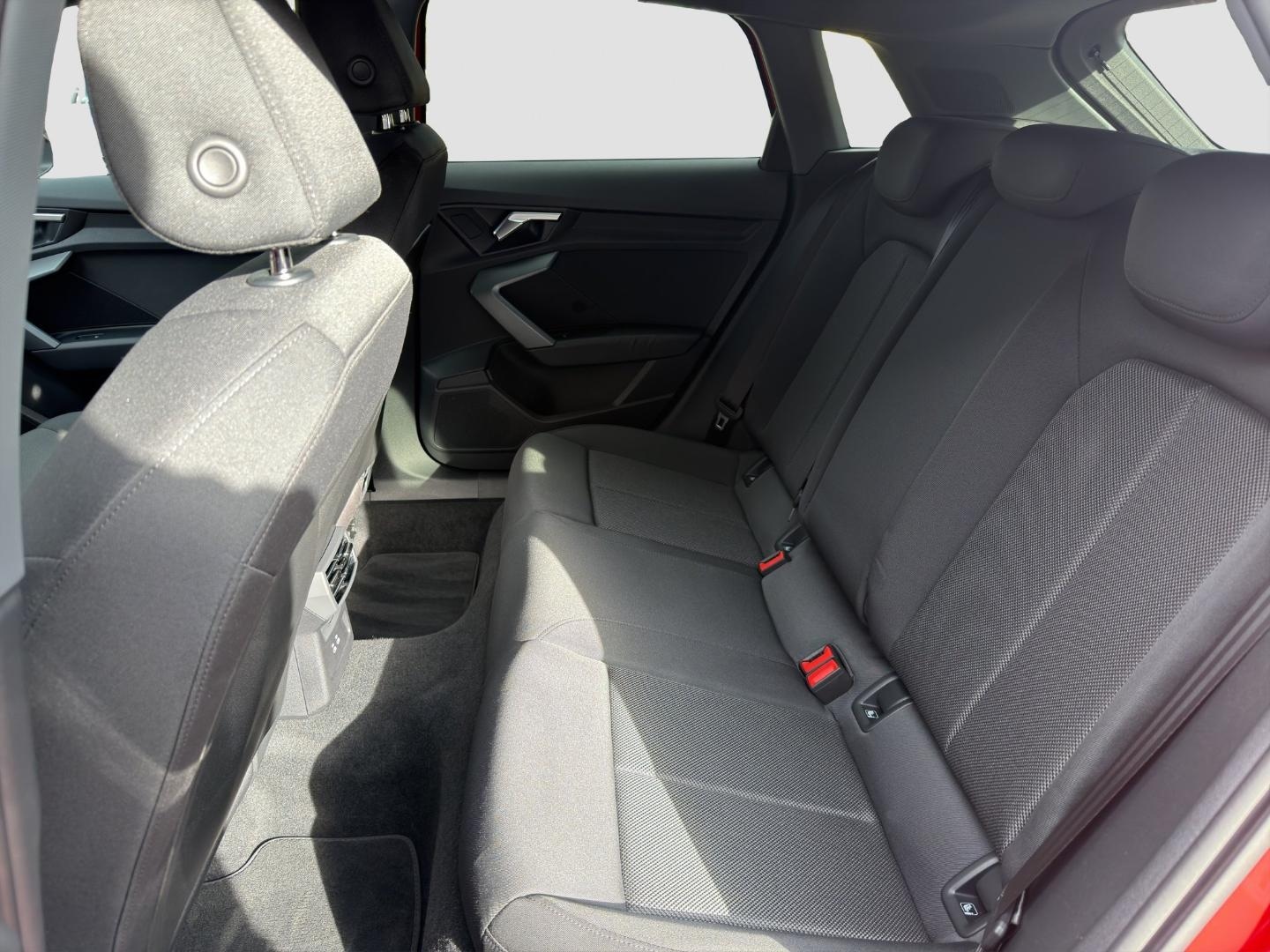 Bild über Audi A3 allstreet 35 TFSI S tronic - für weitere Informationen kontaktieren Sie den Audi Partner