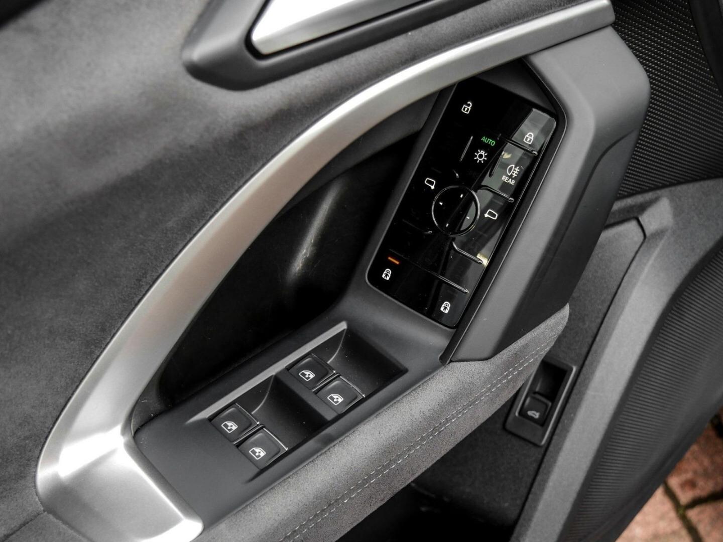 Bild über Audi Q5 SUV TDI quattro 150 kW S tronic - für weitere Informationen kontaktieren Sie den Audi Partner