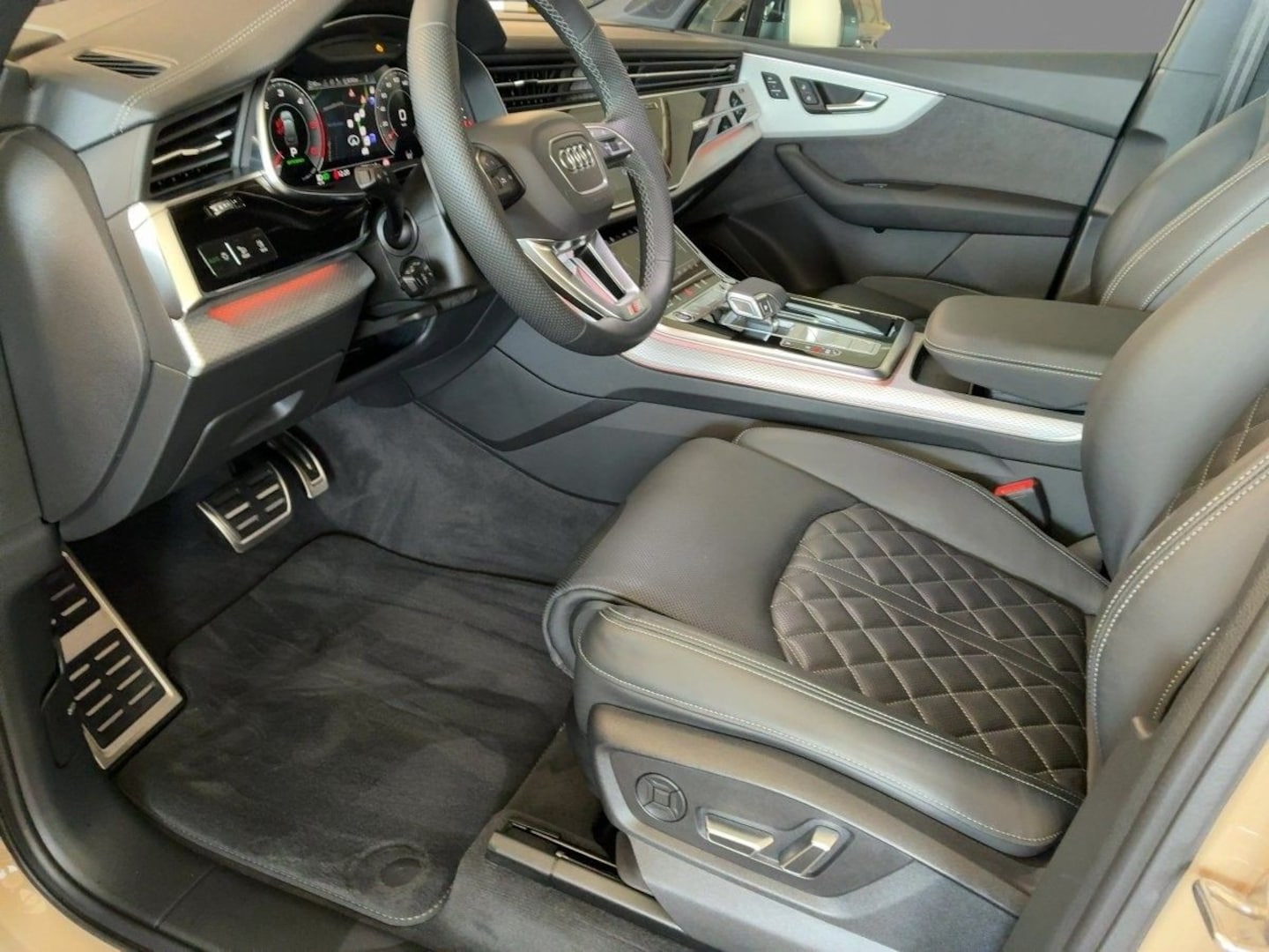 Bild über Audi Q7 SUV S line business TDI quattro 210 kW tiptronic - für weitere Informationen kontaktieren Sie den Audi Partner